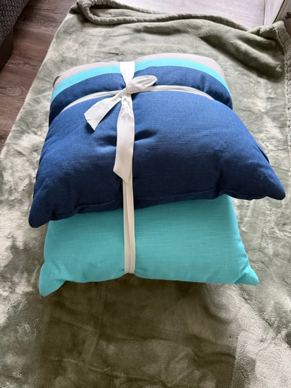 Blue and Turquoise Decorative Pillow Set - Home Bedding